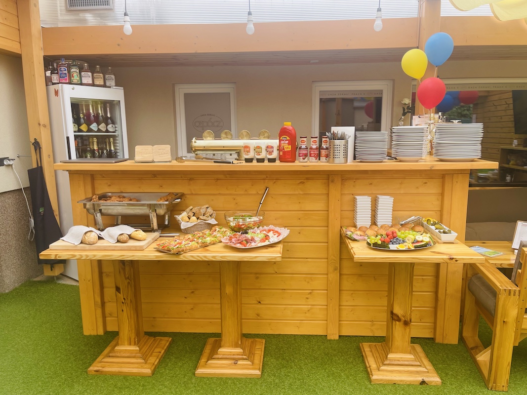 Barový pult s občerstvením